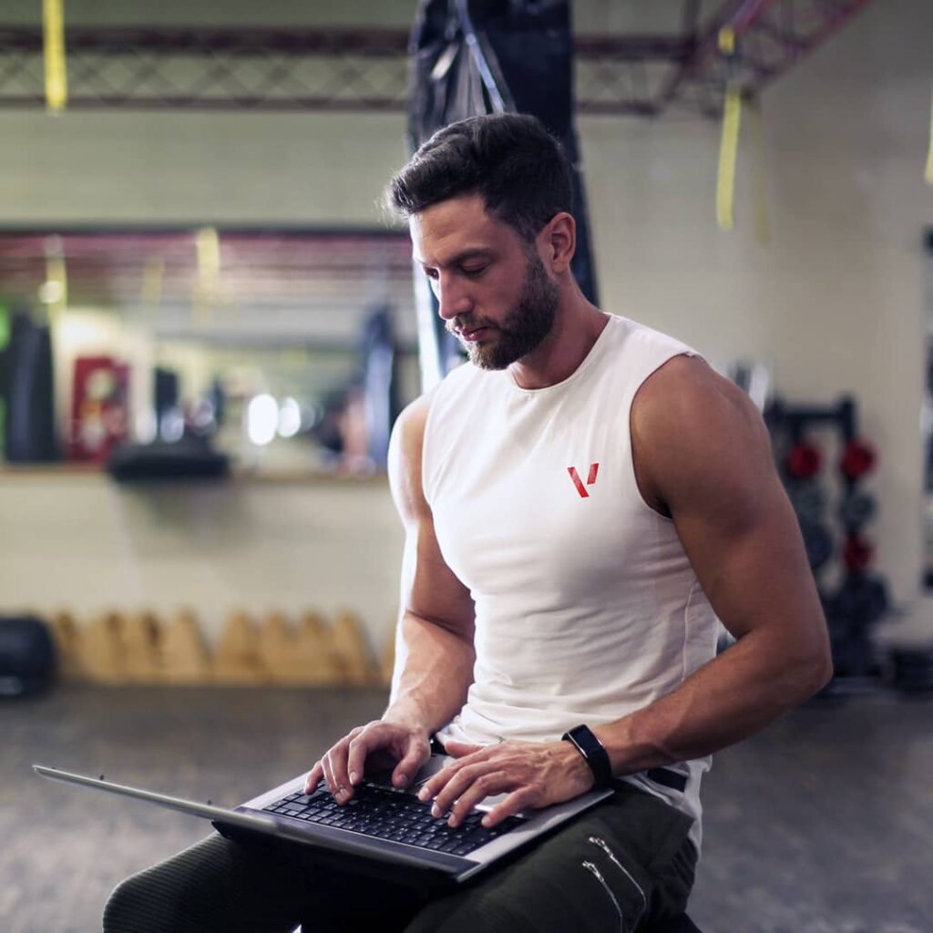 v academy corso personal trainer